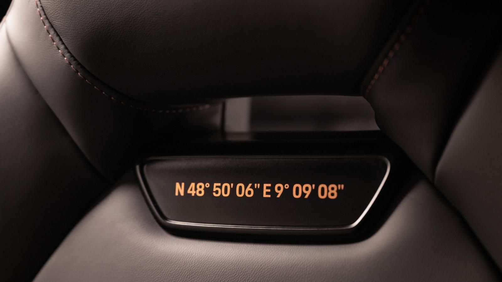 2 χρόνια μετά η Porsche έδειξε την καμπίνα της Panamera Sonderwunsch